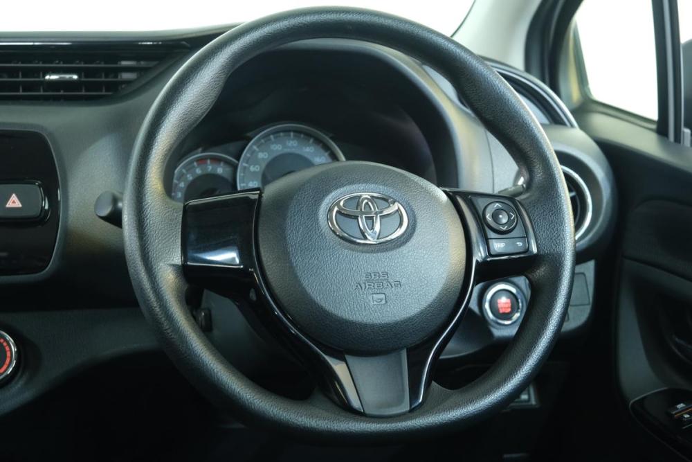 Toyota Vitz III (XP130) Рестайлинг Омск  - изображение 13