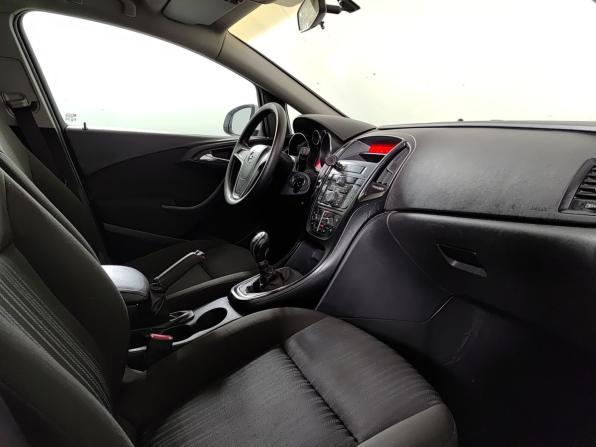 Opel Astra J Рестайлинг с пробегом 2012 года, цена 688 000 рублей, 180079 км, седан, Автокод Объявления