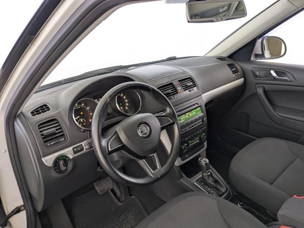 Skoda Yeti I Рестайлинг с пробегом 2015 года, цена 1 299 000 рублей, 112874 км, внедорожник, Автокод Объявления
