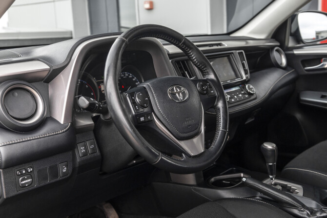 Toyota RAV4 IV (XA40) Рестайлинг с пробегом 2019 года, цена 2 920 000 рублей, 90500 км, внедорожник, Автокод Объявления