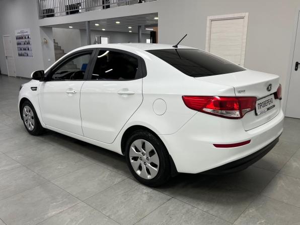 Kia Rio III Рестайлинг с пробегом 2015 года, цена 999 000 рублей, 190000 км, седан, Автокод Объявления
