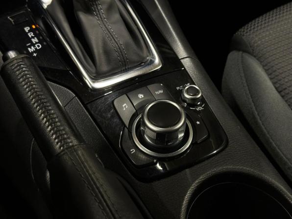 Mazda 3 III (BM) Рестайлинг с пробегом 2017 года, цена 1 490 000 рублей, 186982 км, седан, Автокод Объявления