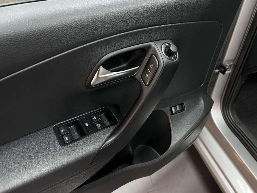 Volkswagen Polo V Рестайлинг Тверь  - изображение 16