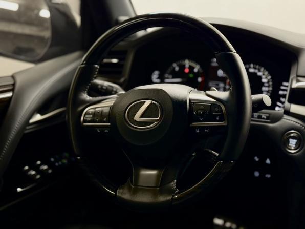 Lexus LX III Рестайлинг 2 с пробегом 2019 года, цена 10 700 000 рублей, 97203 км, внедорожник, Автокод Объявления
