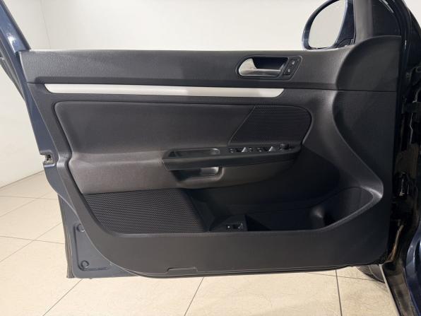 Volkswagen Jetta V с пробегом 2010 года, цена 525 000 рублей, 312272 км, седан, Автокод Объявления