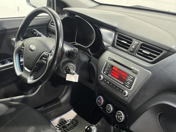 Kia Rio III Рестайлинг с пробегом 2017 года, цена 1 004 000 рублей, 166870 км, седан, Автокод Объявления