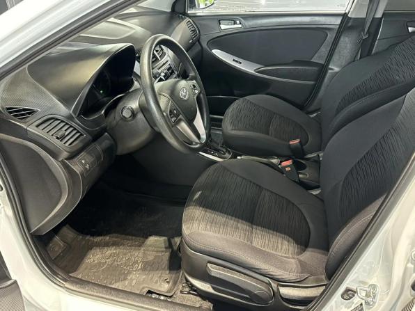 Hyundai Solaris I Рестайлинг с пробегом 2014 года, цена 995 000 рублей, 116400 км, седан, Автокод Объявления