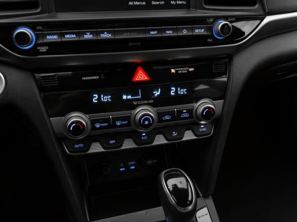 Hyundai Avante VI Рестайлинг с пробегом 2019 года, цена 1 930 000 рублей, 79477 км, седан, Автокод Объявления