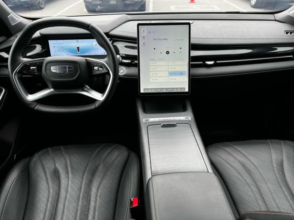Geely Preface I с пробегом 2024 года, цена 2 550 999 рублей, 19330 км, седан, Автокод Объявления