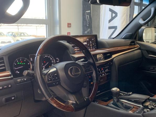 Lexus LX III Рестайлинг 2 с пробегом 2016 года, цена 7 400 000 рублей, 157400 км, внедорожник, Автокод Объявления