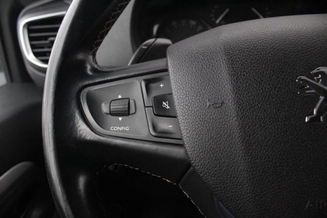 Peugeot Traveller I с пробегом 2019 года, цена 2 825 000 рублей, 173914 км, минивэн, Автокод Объявления