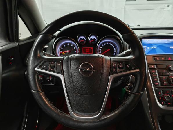 Opel Astra J с пробегом 2011 года, цена 520 000 рублей, 248579 км, хэтчбек, Автокод Объявления
