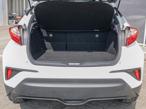 Toyota C-HR I с пробегом 2019 года, цена 2 150 000 рублей, 83795 км, внедорожник, Автокод Объявления
