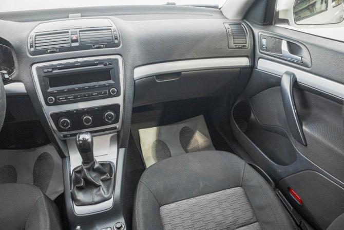 Skoda Octavia II (A5) Рестайлинг с пробегом 2010 года, цена 699 000 рублей, 262000 км, лифтбек, Автокод Объявления