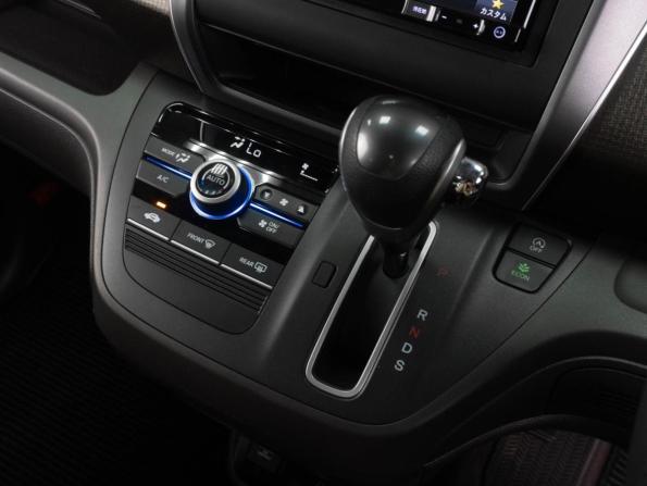 Honda Freed II с пробегом 2017 года, цена 1 679 000 рублей, 47104 км, компактвэн, Автокод Объявления