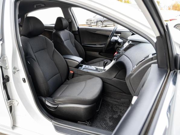 Hyundai Sonata VI (YF) с пробегом 2011 года, цена 1 130 000 рублей, 209823 км, седан, Автокод Объявления