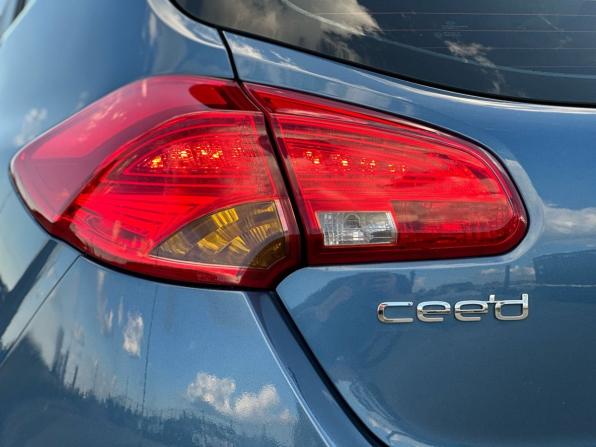Kia Ceed II с пробегом 2013 года, цена 920 000 рублей, 210000 км, хэтчбек, Автокод Объявления