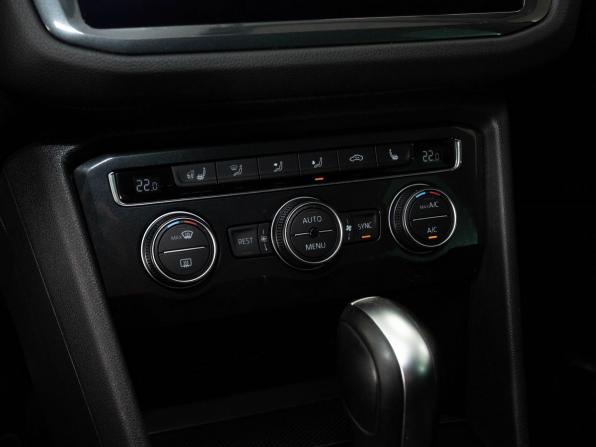 Volkswagen Tiguan II Рестайлинг с пробегом 2020 года, цена 2 850 000 рублей, 135875 км, внедорожник, Автокод Объявления