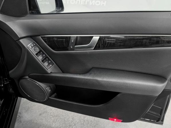 Mercedes-Benz C-Класс III (W204) Рестайлинг с пробегом 2012 года, цена 1 550 000 рублей, 81860 км, седан, Автокод Объявления