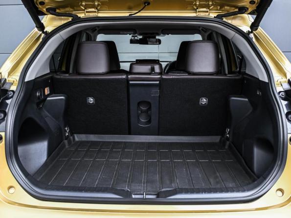 Toyota Yaris Cross с пробегом 2022 года, цена 2 389 000 рублей, 49285 км, внедорожник, Автокод Объявления