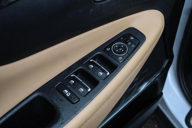 Hyundai Santa Fe IV Рестайлинг с пробегом 2021 года, цена 4 070 000 рублей, 56855 км, внедорожник, Автокод Объявления