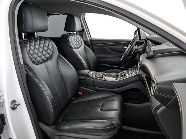 Hyundai Santa Fe IV Рестайлинг с пробегом 2021 года, цена 4 400 000 рублей, 46642 км, внедорожник, Автокод Объявления