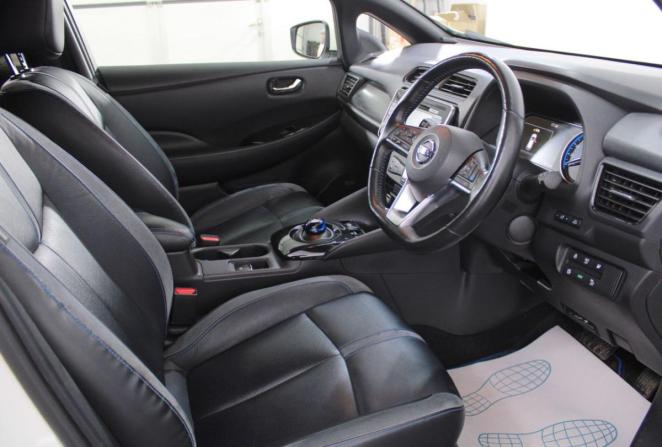 Nissan Leaf II (ZE1) с пробегом 2018 года, цена 1 590 000 рублей, 60712 км, хэтчбек, Автокод Объявления
