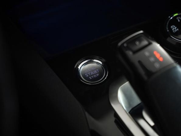 Peugeot 3008 II с пробегом 2019 года, цена 1 699 000 рублей, 171838 км, внедорожник, Автокод Объявления