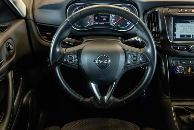 Opel Zafira C Рестайлинг с пробегом 2017 года, цена 1 249 000 рублей, 137802 км, минивэн, Автокод Объявления