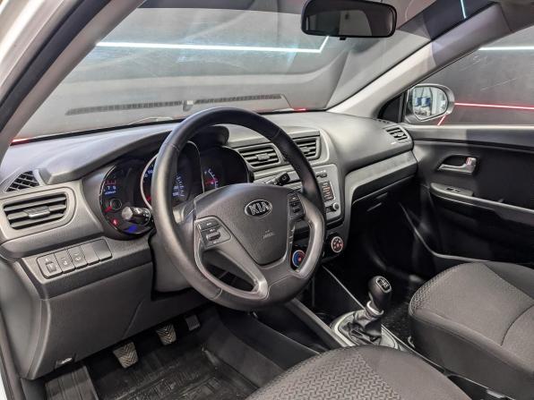 Kia Rio III Рестайлинг с пробегом 2017 года, цена 1 250 000 рублей, 104038 км, хэтчбек, Автокод Объявления