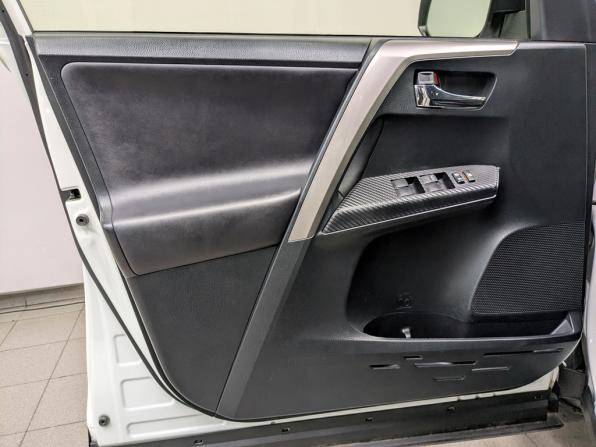 Toyota RAV4 IV (XA40) с пробегом 2015 года, цена 2 000 000 рублей, 175987 км, внедорожник, Автокод Объявления