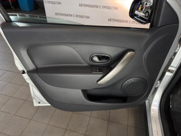 Renault Sandero II Рестайлинг с пробегом 2020 года, цена 1 229 000 рублей, 66950 км, хэтчбек, Автокод Объявления
