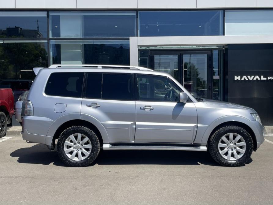 Mitsubishi Pajero IV Рестайлинг 1 Москва  - изображение 4