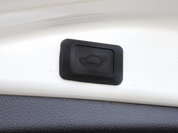 Toyota RAV4 IV (XA40) Рестайлинг с пробегом 2017 года, цена 2 898 000 рублей, 91970 км, внедорожник, Автокод Объявления