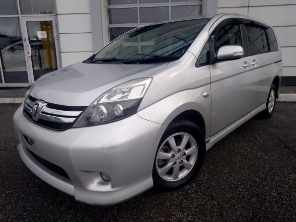 Toyota ISis I Рестайлинг с пробегом 2012 года, цена 1 350 000 рублей, 92650 км, компактвэн, Автокод Объявления