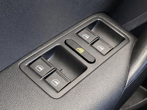 Volkswagen Polo V Рестайлинг с пробегом 2019 года, цена 1 487 000 рублей, 149298 км, седан, Автокод Объявления