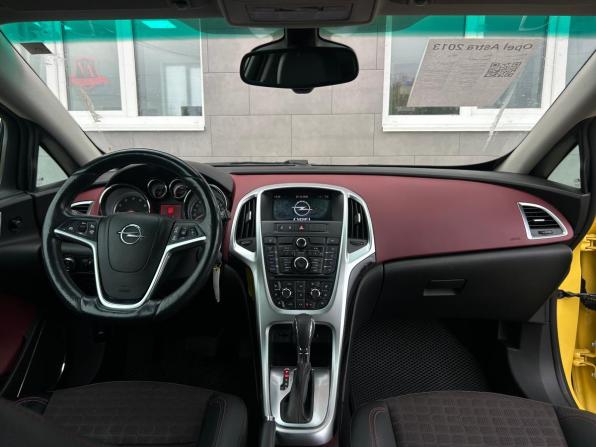 Opel Astra J Рестайлинг с пробегом 2013 года, цена 890 000 рублей, 139100 км, хэтчбек, Автокод Объявления