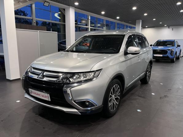 Mitsubishi Outlander III Рестайлинг 2 с пробегом 2017 года, цена 1 739 000 рублей, 201953 км, внедорожник, Автокод Объявления