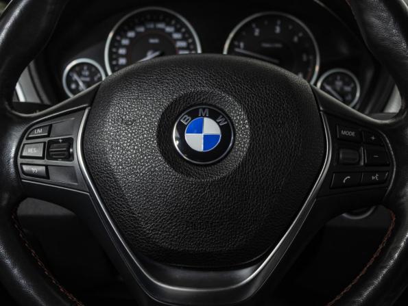 BMW 3 серии VI (F3x) Рестайлинг с пробегом 2018 года, цена 2 549 000 рублей, 144981 км, седан, Автокод Объявления