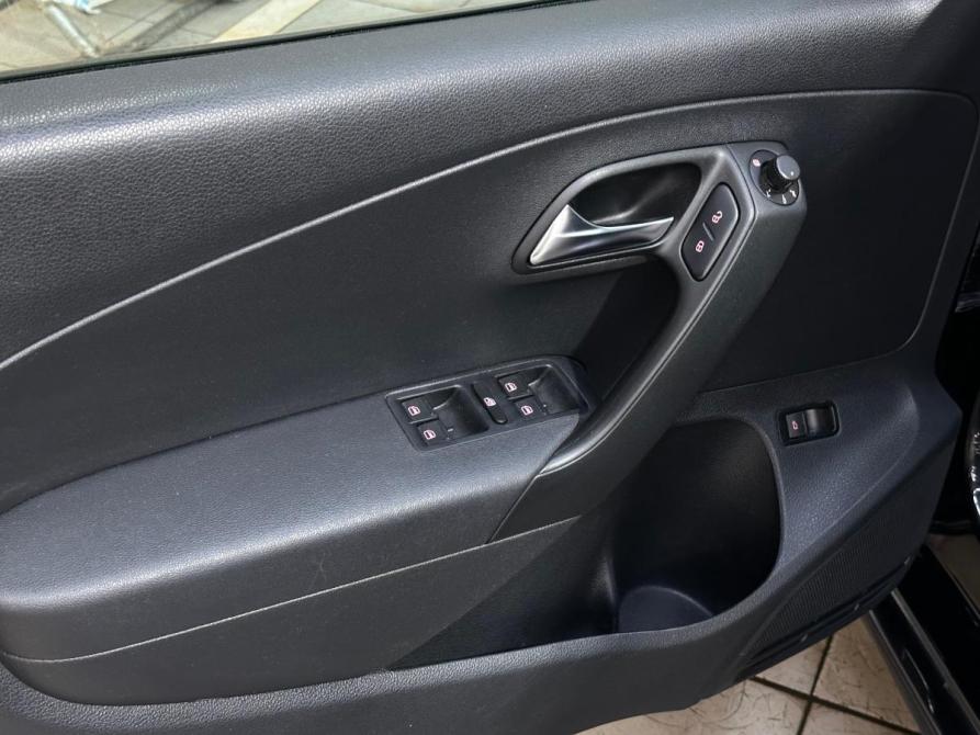 Volkswagen Polo V Рестайлинг Санкт-Петербург  - изображение 11