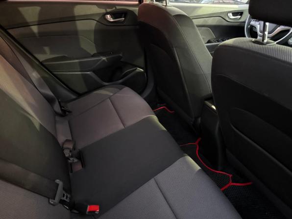 Hyundai Solaris II с пробегом 2020 года, цена 1 330 000 рублей, 176229 км, седан, Автокод Объявления