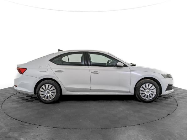 Skoda Octavia IV (A8) с пробегом 2021 года, цена 2 255 000 рублей, 73007 км, лифтбек, Автокод Объявления
