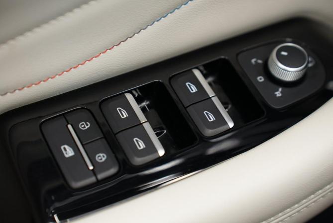 Geely Monjaro I с пробегом 2023 года, цена 3 390 000 рублей, 45000 км, внедорожник, Автокод Объявления