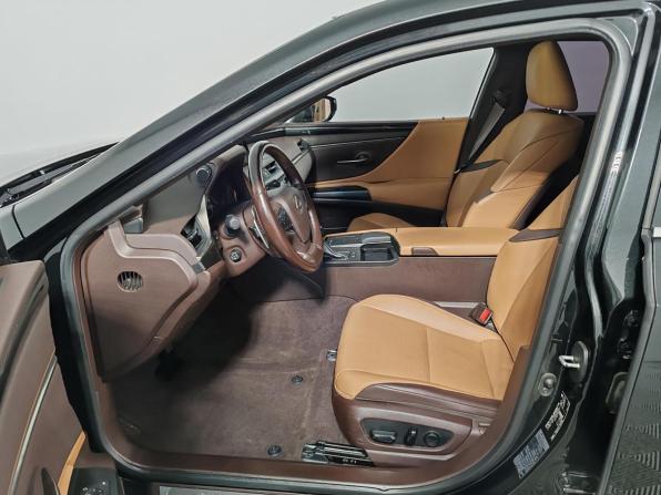Lexus ES VII с пробегом 2020 года, цена 3 675 000 рублей, 131952 км, седан, Автокод Объявления