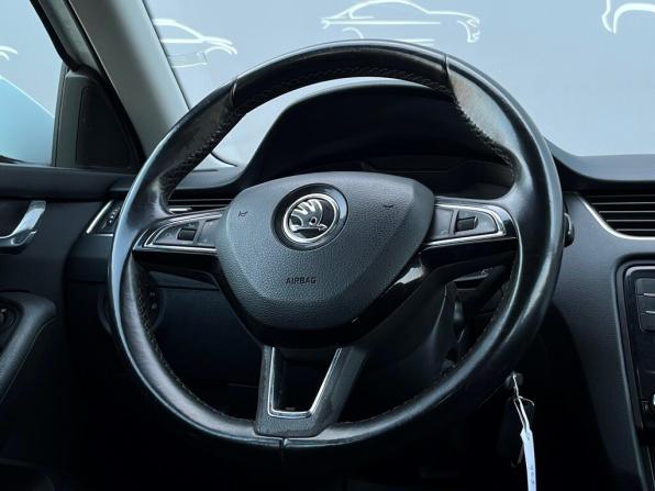 Skoda Octavia III (A7) Рестайлинг с пробегом 2018 года, цена 1 041 300 рублей, 286350 км, лифтбек, Автокод Объявления