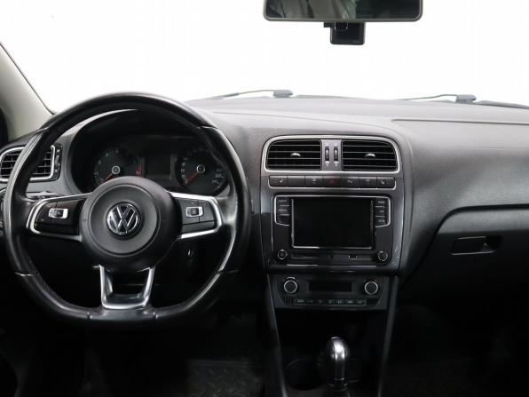 Volkswagen Polo V Рестайлинг с пробегом 2019 года, цена 1 329 000 рублей, 105022 км, седан, Автокод Объявления