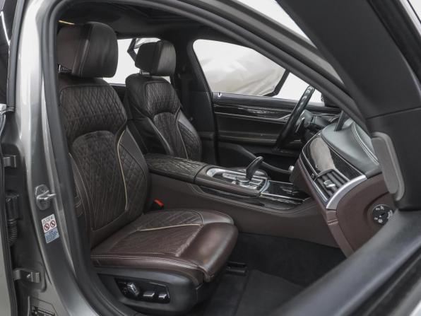 BMW 7 серии VI (G11/G12) Рестайлинг с пробегом 2020 года, цена 5 750 000 рублей, 126890 км, седан, Автокод Объявления
