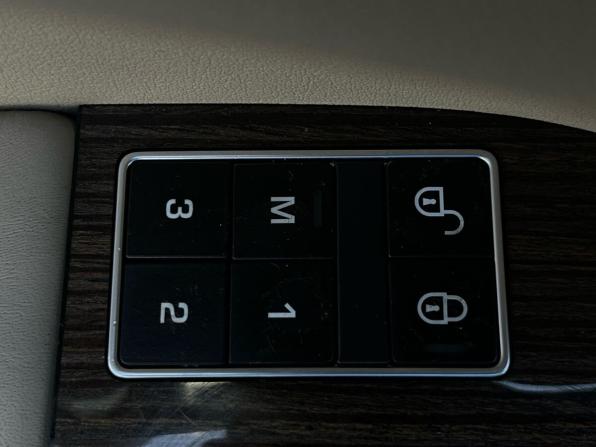 Land Rover Range Rover Sport II с пробегом 2014 года, цена 2 390 000 рублей, 221000 км, внедорожник, Автокод Объявления