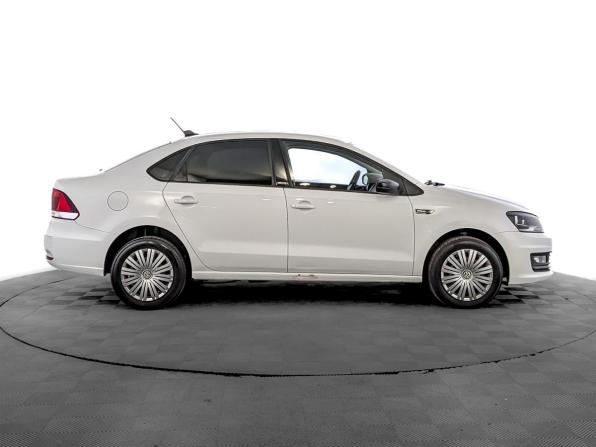 Volkswagen Polo V Рестайлинг с пробегом 2018 года, цена 1 055 000 рублей, 103613 км, седан, Автокод Объявления