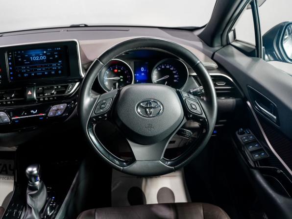 Toyota C-HR I с пробегом 2019 года, цена 1 780 000 рублей, 55846 км, внедорожник, Автокод Объявления